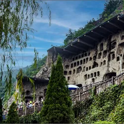 Longmen Grottoes - Luoyang