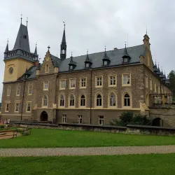 Zruč nad Sázavou Castle - Benesov
