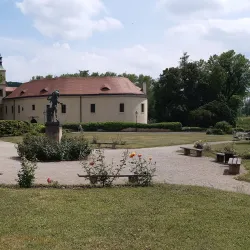 Roztoky Castle - Roztoky