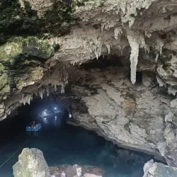 Parque Nacional Los Tres Ojos - San Cristobal