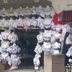 Plaza de Ponchos - Cotacachi