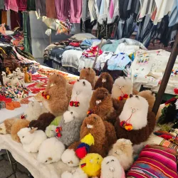 Plaza de Ponchos - Cotacachi