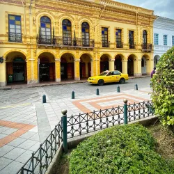 Parque Calderón - Cuenca