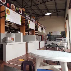 La Floresta Market - Cumbaya