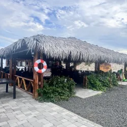 Local Seafood Restaurants - Puerto Cayo