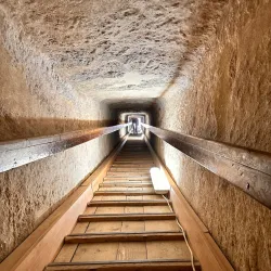 Pyramid of Menkaure - Giza