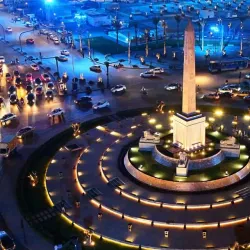 Tahrir Square (nearby in Cairo) - Giza
