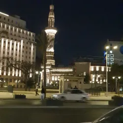 Tahrir Square (nearby in Cairo) - Giza