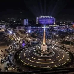Tahrir Square (nearby in Cairo) - Giza