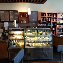 Centro Comercial La Gran Vía - Antiguo Cuscatlan