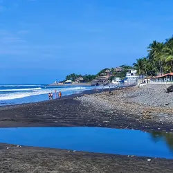 Playa El Tunco - Puerto De La Libertad