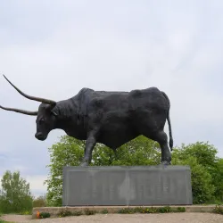 Tarvas Statue - Rakvere