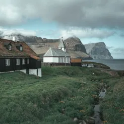 Nearby Cliffs and Viewpoints - Saltangara