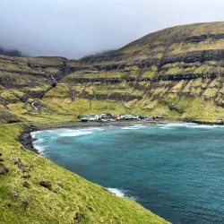 Tjørnuvík Beach - Strendur