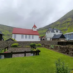 Tjørnuvík Beach - Strendur