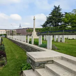 Albert War Cemetery - Albert