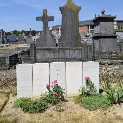 Albert War Cemetery - Albert