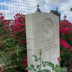 Albert War Cemetery - Albert