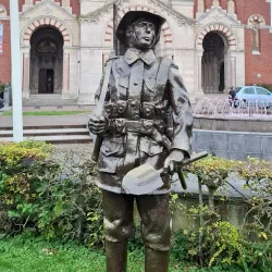 Somme 1916 Battlefield Tours - Albert