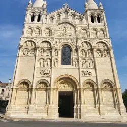 Angoulême Cathedral (Cathédrale Saint-Pierre d'Angoulême) - Angouleme