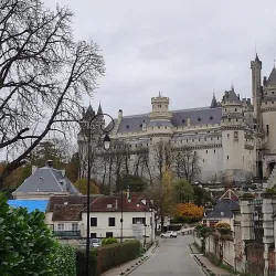 Nearby Château de Pierrefonds - Berny-Riviere