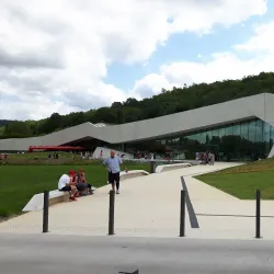 Grottes de Lascaux (nearby) - Brive-la-Gaillarde