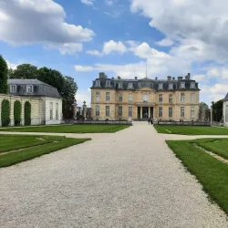 Nearby Château de Champs-sur-Marne - Chanteloup-en-Brie