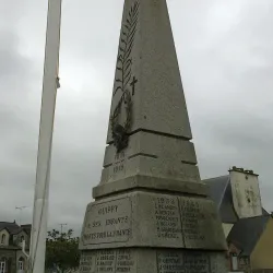 Guipry War Memorial - Guipry