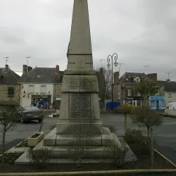 Guipry War Memorial - Guipry