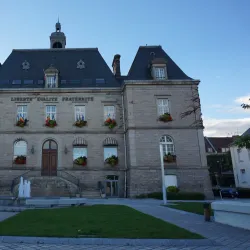Le Creusot Town Hall (Hôtel de Ville) - Le Creusot