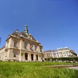 Levallois-Perret Town Hall (Hôtel de Ville) - Levallois-Perret