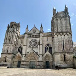 Poitiers Cathedral (Cathédrale Saint-Pierre de Poitiers) - Poitiers