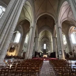 Poitiers Cathedral (Cathédrale Saint-Pierre de Poitiers) - Poitiers