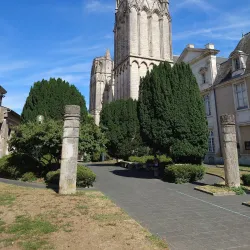 Poitiers Cathedral (Cathédrale Saint-Pierre de Poitiers) - Poitiers