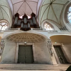 Poitiers Cathedral (Cathédrale Saint-Pierre de Poitiers) - Poitiers