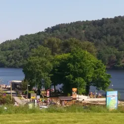 Lac de Guerlédan (nearby) - Rostrenen