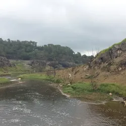 Lac de Guerlédan (nearby) - Rostrenen