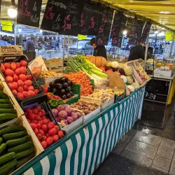 The Versailles Market (Marché Notre-Dame) - Versailles