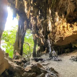 Rurutu Caves - Amaru