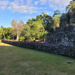 Marae Arahurahu - Mahina