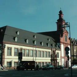 Museumsufer (Museum Embankment) - Frankfurt