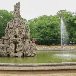 Hugenottenbrunnen (Huguenot Fountain) - Friedrichsdorf