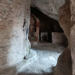 Vari Cave (Cave of Vari) - Vari