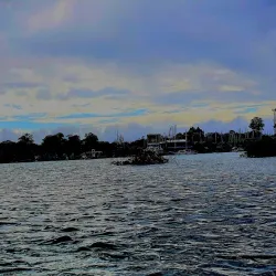 El Golfete Lake - Rio Dulce