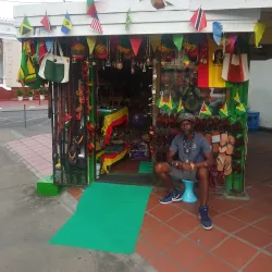 Local Markets and Craft Shops - Ituni