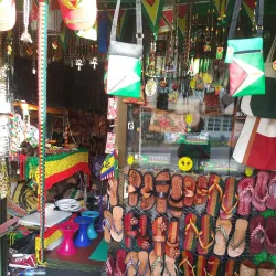 Local Markets and Craft Shops - Ituni