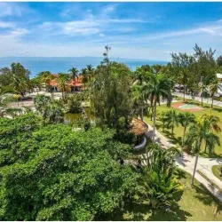 Plage de Montrouis - Carrefour