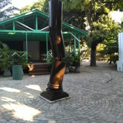 Community Art and Craft Workshops - Thomassique