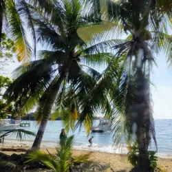 Half Moon Bay - Roatan