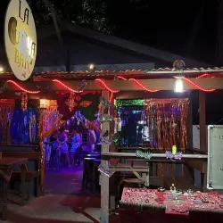 Utila Nightlife - Utila